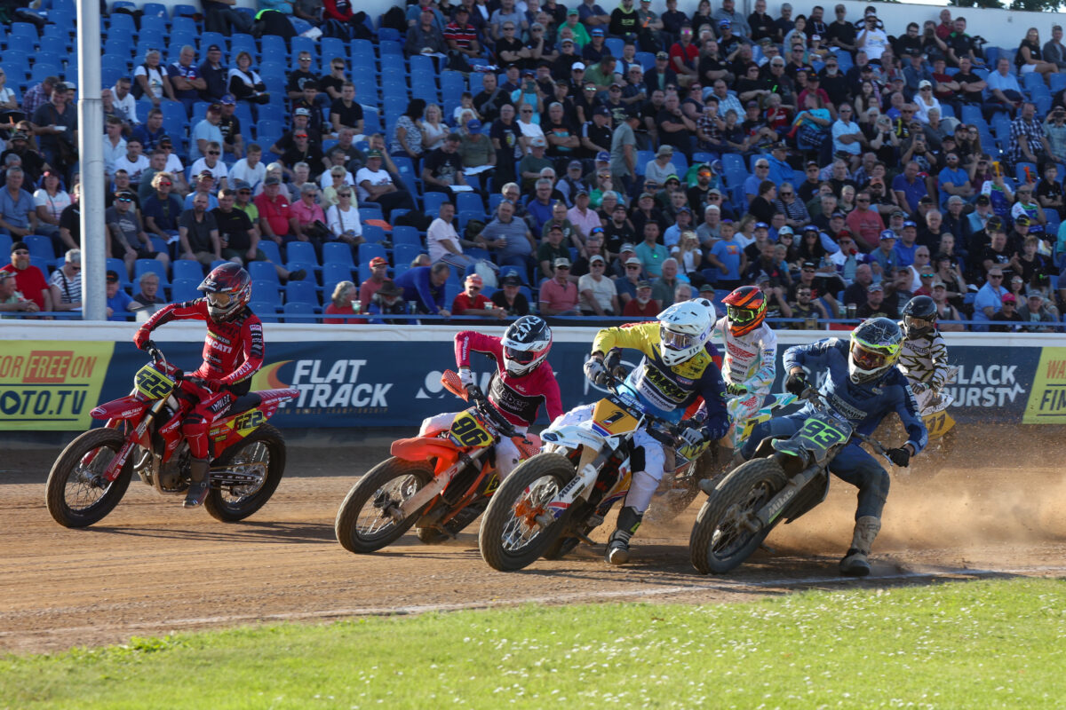 Neave extends FIM Flat Track World Championship lead as Svědík wins home round in the Czech Republic