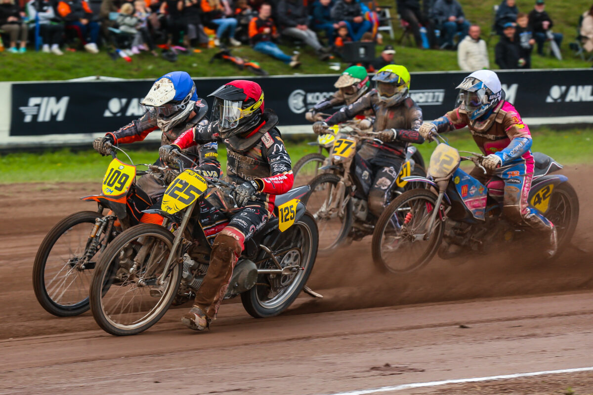 Zach Wajtknecht all set for World Long Track Championship title defence as 2026 begins in France!