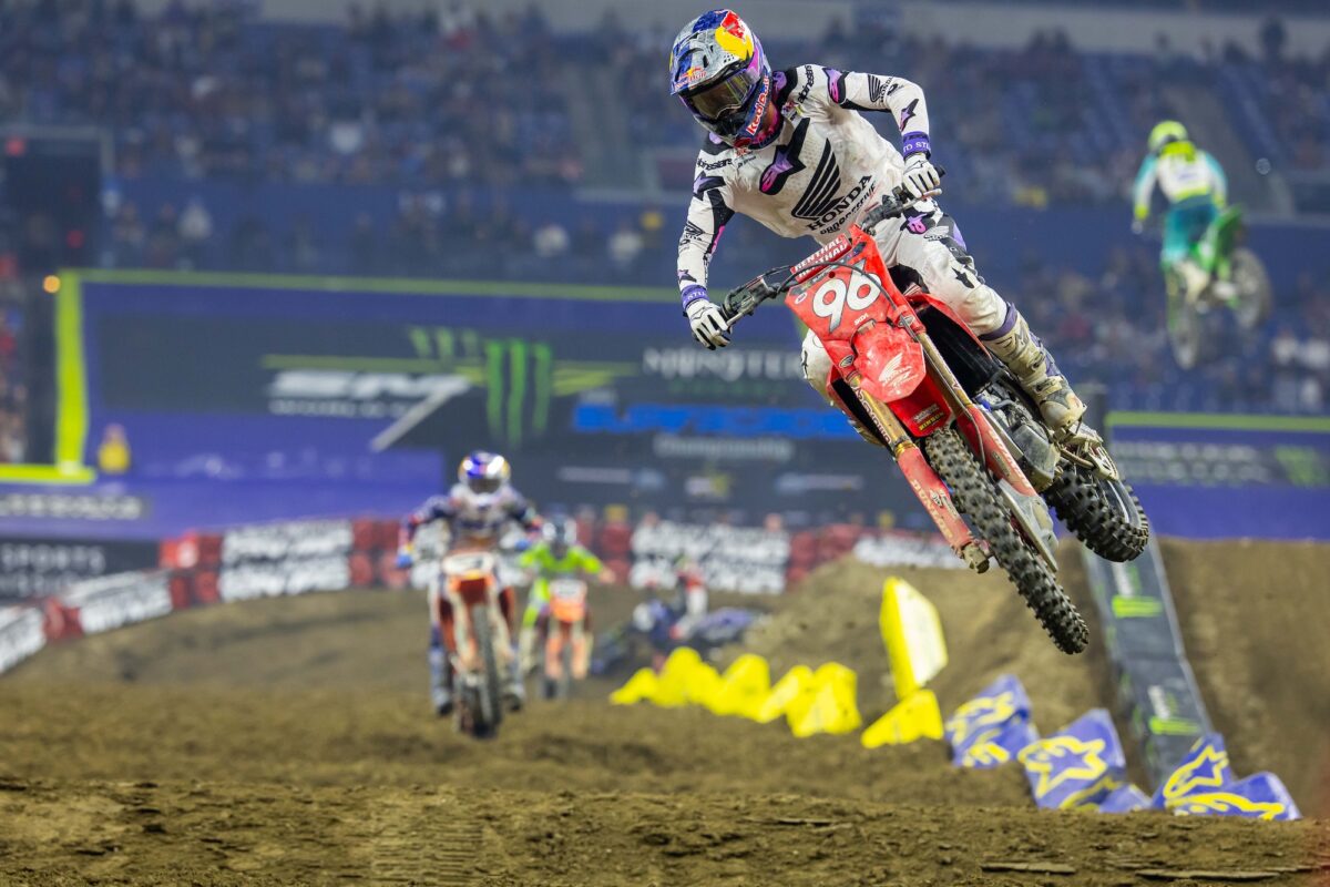 Hunter Lawrence prevails at 2026 Indianapolis Supercross - 450 Report & Results