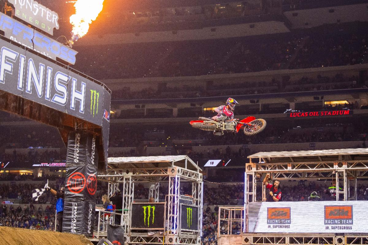 Indianapolis Supercross Report & Results
