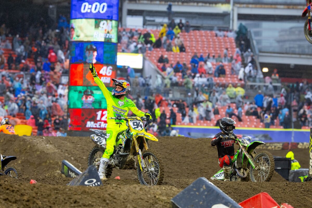 Roczen tightens AMA Supercross title fight with victory in Cleveland - Report, Highlights and Results