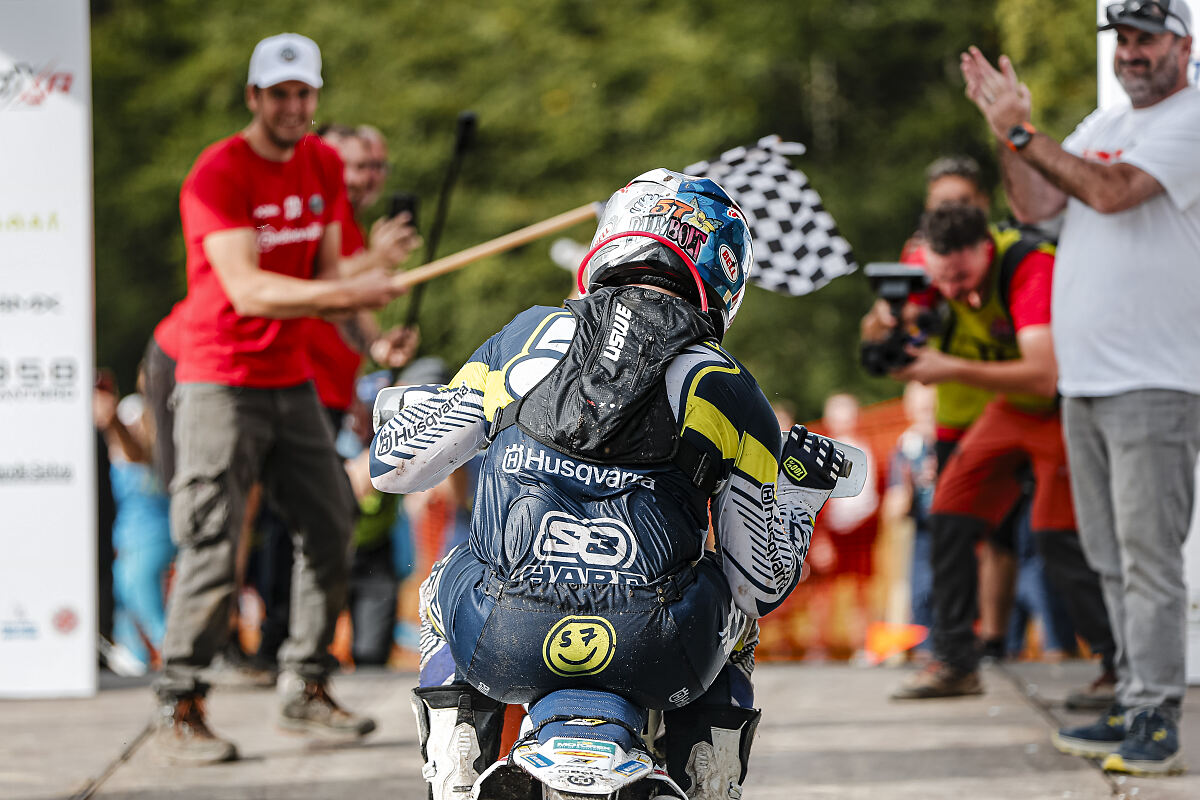 VIDEO: Billy Bolt - Winning the Abestone Hard Enduro