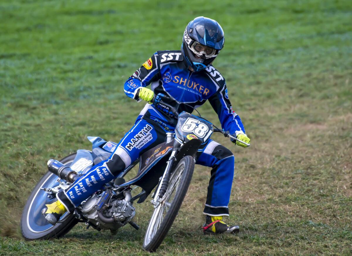 Max Broadhurst Ends, Dad Wayne’s Unbeaten run! 2026 Formula Grasstrack Championship Round 9 - Report & Results