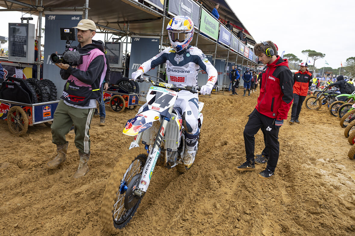 De Wolf makes strong MXGP debut with top seven in Spain