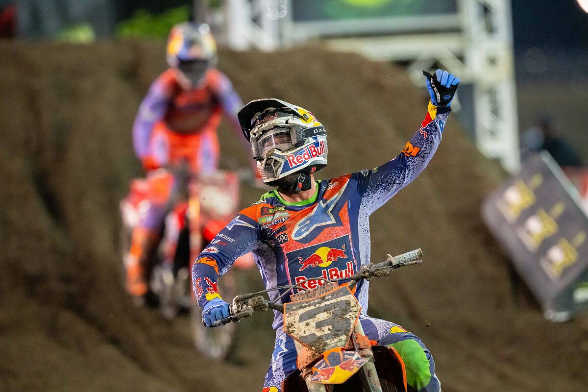 Eli Tomac makes history with eighth Daytona Supercross Victory