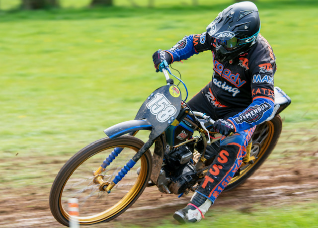 First blood to Broadhurst! 2026 Formula Grasstrack Championships Round 1 - Race Report & Results