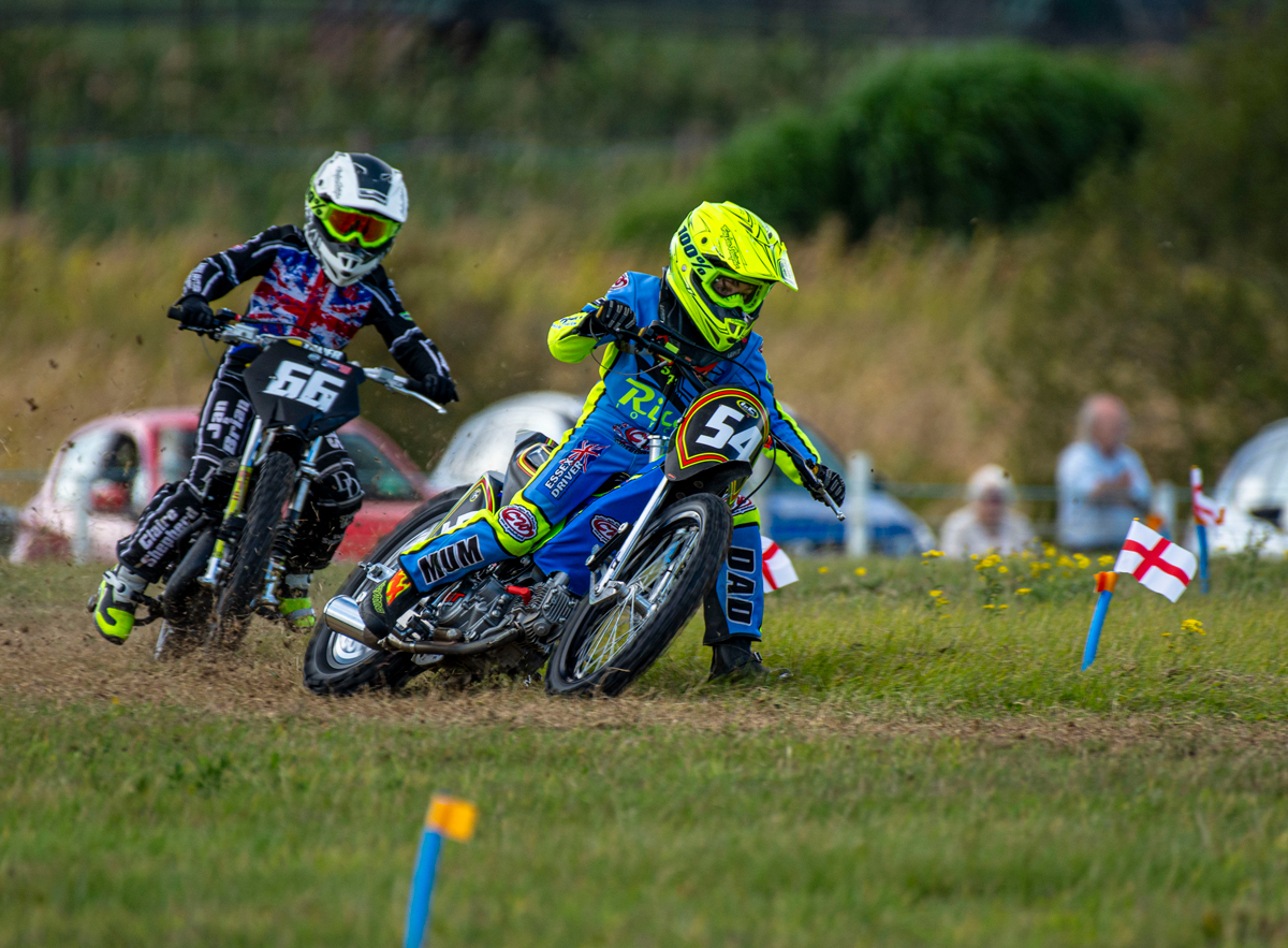 South & Wright battle it out for Cadet honours! 2025 Formula Grasstrack Championship Round 8 - Race Report & Results
