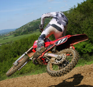 Church, Bolter, Doyle & Barrs to duke it out in stacked Farleigh Castle Vets MX Evo 125 class