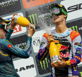 Second MX2 win in a row for Red Bull KTM as Everts conquers Portuguese Grand Prix mud