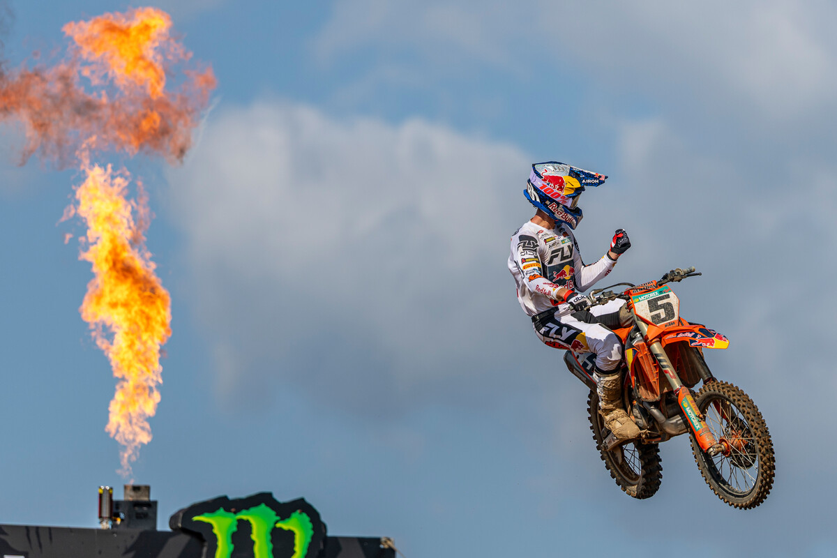 Lucas Coenen puts in a sensational performance in Spain and takes MXGP Red Plate