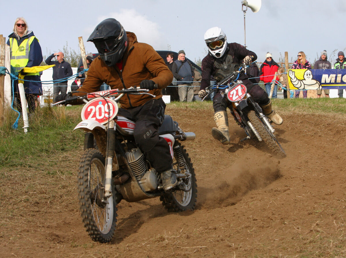 No 209 MARTIN STEPHENS UNDER PRESSURE FROM No 27 MARTIN FARWELL IN THE PRE 74 CLASS