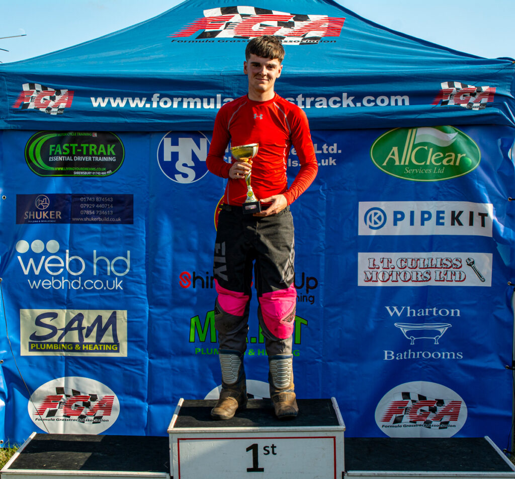 Title fights tighten at Ledbury! 2025 Formula Grasstrack Championship ...
