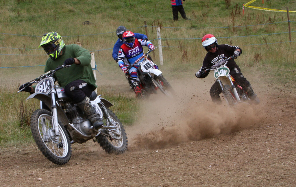 Riders and Crowds flock to 2024 Badgers Bash Scramble - Race Report ...