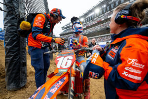 Vialle extends 250SX East Championship lead with second at Philadelphia Supercross