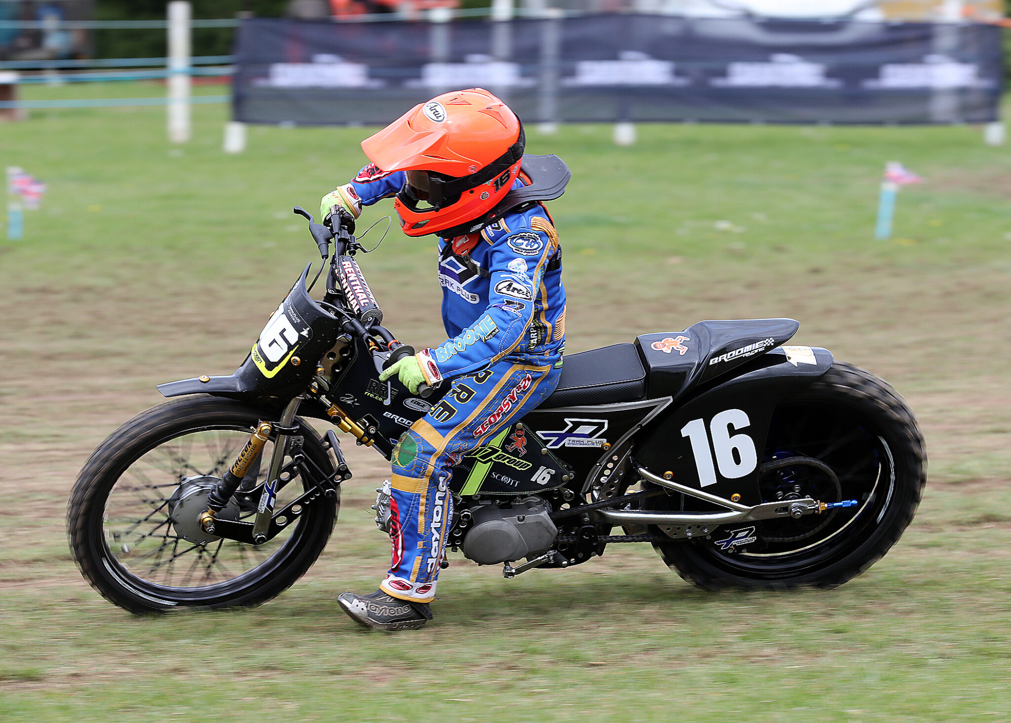 Mike Ritchings Ritchings rules at Sylvie Pattison Celebration Grasstrack - Race Report ...