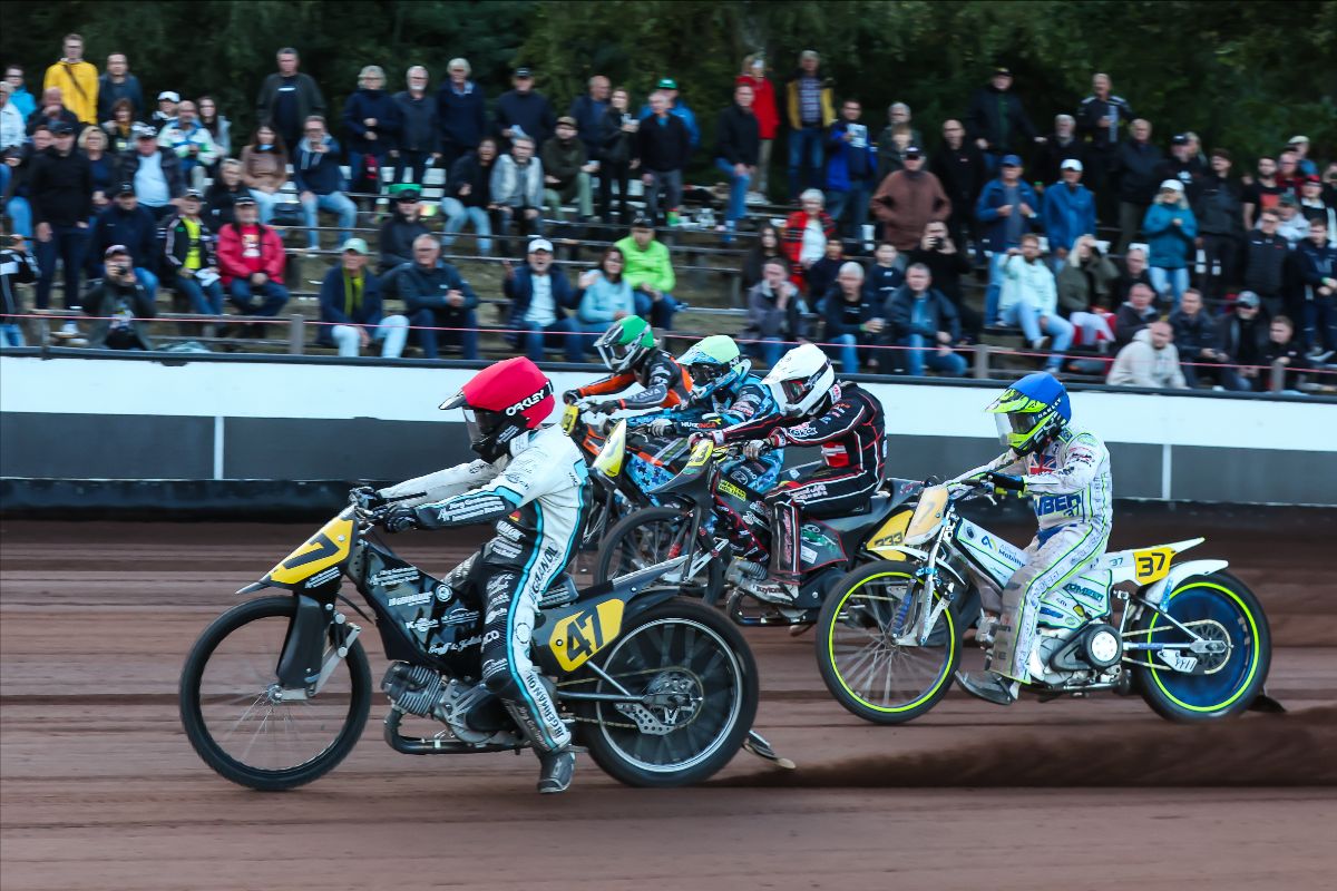 Erik Riss and Chris Harris head into Round 2 of the 2026 FIM Long Track World Championship at Morizès