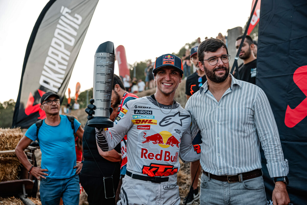 Garcia on Top as 2025 FIM EnduroGP of Portugal gets underway with Akrapovič Super Test - Report & Highlights