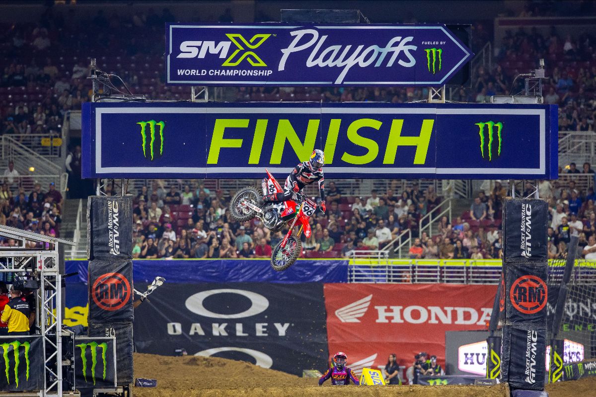 Hunter Lawrence & Jo Shimoda win thrilling SMX Play offs 2 in St Louis - Race Report & Results