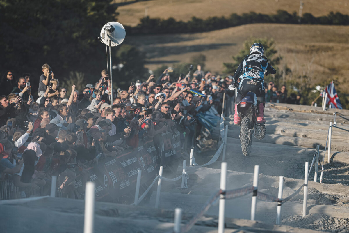 Tett & Lampkin shine as huge crowds gather for the EnduroGP of Wales Supertest