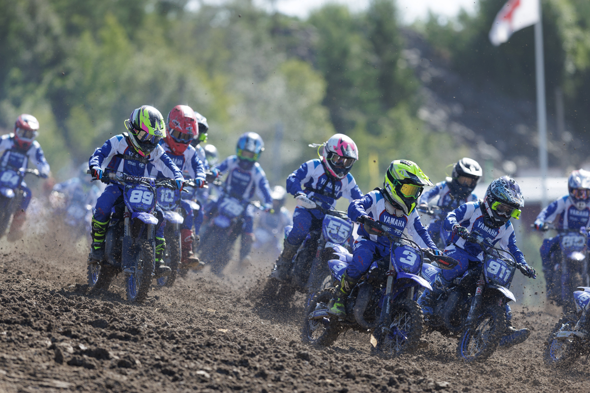 YZ BLU CRU Cup Gains Rapid Momentum with 430 Early Entries