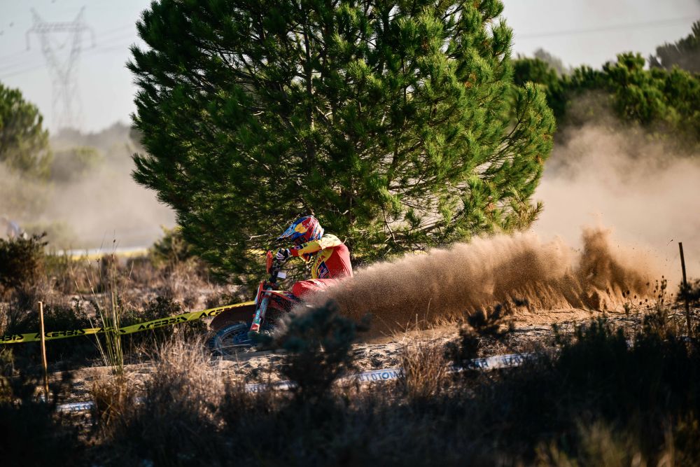 Victory for Spain on Day Five of FIM 6DAYS® Portugal as Italy protect World Trophy lead